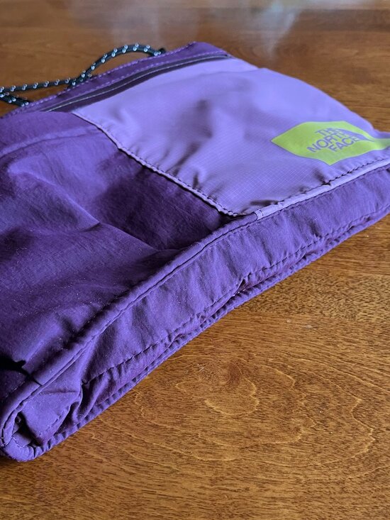 The North Face Mountain Crossbody bag NWT - Picture 6 of 11